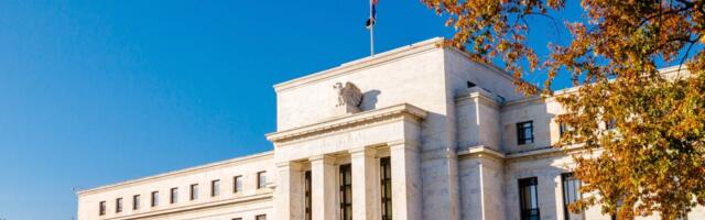 Rast cena nafte zbog blokade Ormuskog moreuza: Centralne banke pred novim izazovima u 2026. godini