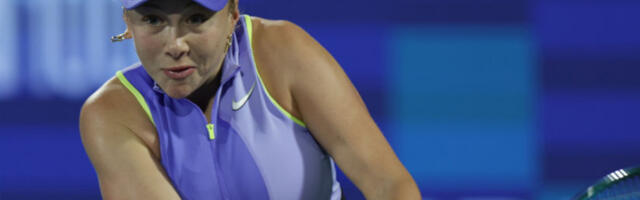 Анисимова убедљива, повреда зауставила Коко Гоф