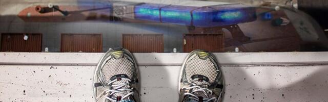 Grupa muškaraca u Sevojnu zbunila nadležne službe: Zaključali se pa nisu dali da se razvale vrata, a onda je jedan skočio sa terase (FOTO)