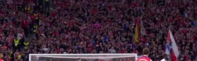 HAOS Huligani prekinuli meč Atletiko - Real (VIDEO)