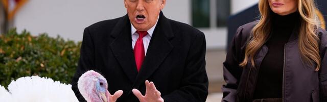 Tramp pomilovao dve ćurke da ne budu ubijene za Dan zahvalnosti