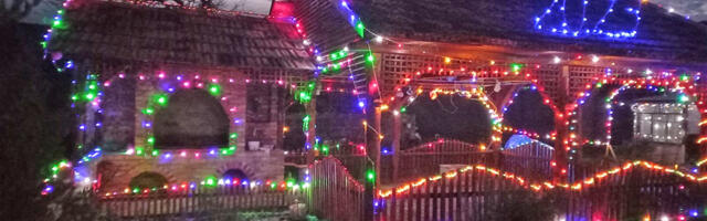 Novogodišnje lampice mogu biti kobne! Važno upozorenje električara iz Beograda: Ovo morate znati!