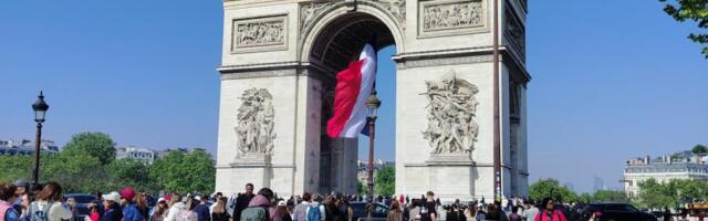 OZBILJNA ODLUKA FRANCUSKE: Zabranjene društvene mreže mlađima od 15 godina, srednje škole bez mobilnih telefona