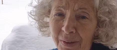 MAJA VOLK ZAVEJANA U SELU BABE: Sneg do kolena, zaleđena kapija, ne može da napusti imanje: "Imam hrane za još dan dva"