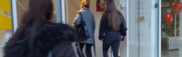 SVAKOG UTORKA JE NA PINKU, SRBI JE VOLE, A RADI TRI POSLA DA PREŽIVI! Najpoznatija MAMA u Srbiji sasula sve u LICE