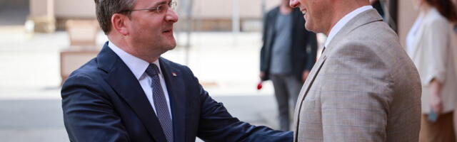Ministar kulture Nikola Selaković i predsednik Opštine Ljig Milomir Starčević potpisali su Ugovor "Gradovi u fokusu"