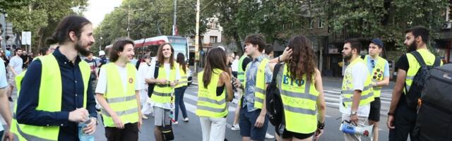 Provaljeni ste ispušene muštikle! Blokaderski preletači se posvađali ko je gori: Narode, pogledajte ko vam drži lekcije o moralu (FOTO)