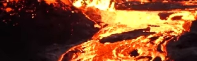 Leteli su dronom iznad islandske vulkanske erupcije, prizor ostavlja bez daha (VIDEO)