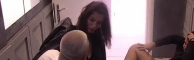 JANJUŠ MAZIO MIMU SVUDA PO TELU: Krle sve gledao, pa im tražio da urade OVO! (FOTO/VIDEO)