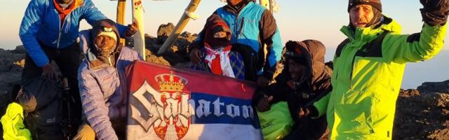 Dečak Ognjen Živković iz Rače Kragujevačke postavio nov svetski rekord popevši se na Kilimandžaro