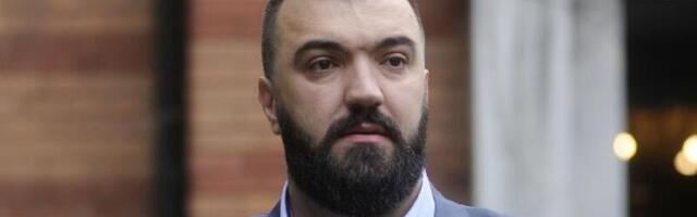 POLICAJAC IZ SRBIJE I DROGIRANI VOJNIK U BLINDIRANOM AUTOMOBILU NIKOLE PEKOVIĆA: Kum braće Šarić saslušavan zbog audija, Sandri Africi poklonio 30.000 evra!