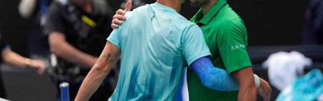 Novak bio u nokdaunu, pa u polufinale prošao bez dalje borbe (VIDEO)