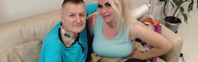 Prva slika nakon teške operacije: Goci bio u životnoj opasnosti - Trbušna plesačica mu došla u posetu