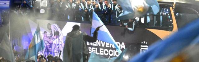Argentinci dočekali vicešampione sveta: Fudbaleri pozdravljeni kao heroji, Mesi propustio slavlje /VIDEO/