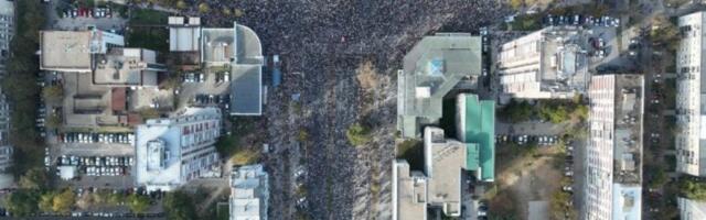 BLOKADERI ODSVIRALI KRAJ JOŠ JEDNOM PROPALOM SKUPU! Najavljivali dolazak u Novi Sad na stotine hiljada ljudi, jedva ih se okupilo 39.000! (FOTO, VIDEO)