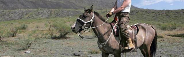 (FOTO) Opa, Putine! Izašao novi kalendar predsednika Rusije: U ovakvom izdanju ga još nismo videli - Pa on grmi u 73!