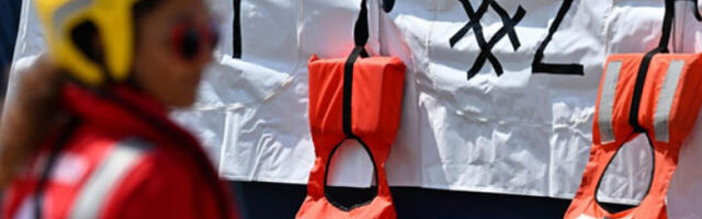 На Лампедузу стигло шест пловила са 265 миграната