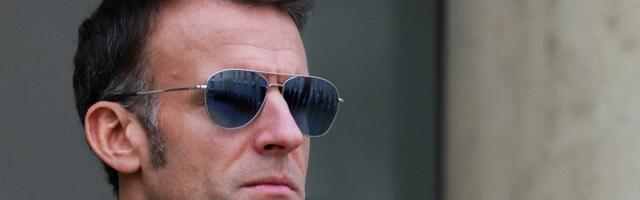 (FOTO/VIDEO) Makron skinuo naočare za sunce nakon mesec dana: Evo kako sada izgleda