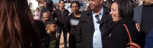 Delegacija Nacionalnog saveta Roma u poseti romskom naselju u Knjaževcu