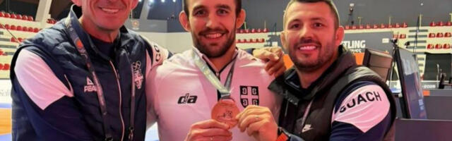 Далеко је Лас Вегас...