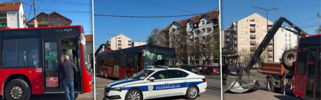 Prvi snimak sa mesta stravične nesreće u Nišu:  Autobus uleteo u stajalište puno ljudi, potpuno ga uništio (VIDEO)