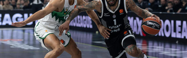 Grobari se emotivno oprostili od Duška Vujoševića - Žalgiris slavio u Beogradskoj areni (Foto)