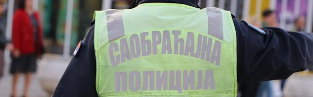 Policija zadržala jednog vozača da ne bi pobegao u inostranstvo, a drugog jer je vozio pijan
