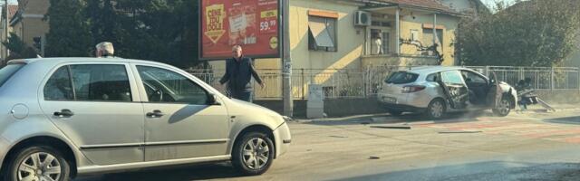Udes na raskrsnici Mlinske i Nikole Skobaljića, oboren i semafor