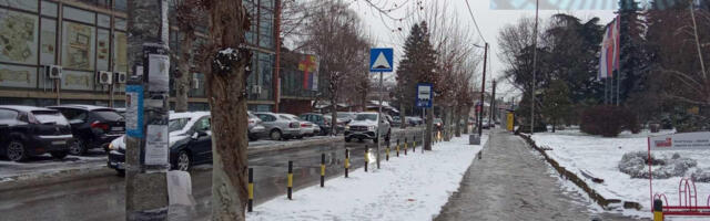 Grad Vranje: Neophodno čišćenje snega i leda sa javnih površina
