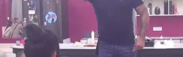 HITAN PREKID PROGRAMA! Asmin DIVLJAO po stolu, OBEZBEĐENJE moralo da ga DOZOVE SVESTI!