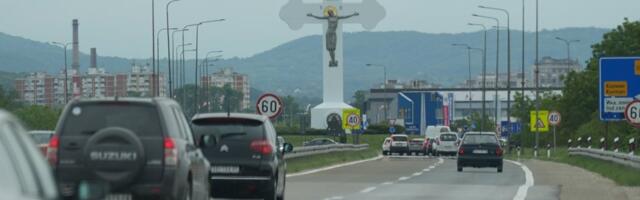 Đurđevdanski krst jedan je od najlepših simbola pravoslavlja! Postavljen u srcu Srbije sada sija novim sjajem (FOTO)