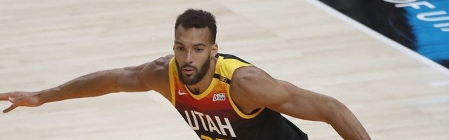 Gober, Simons, Adetokunbo, Grin i Holidej u defanzivnoj petorci NBA lige