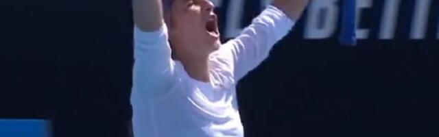 Iranka na terenu u Melburnu u marami i dugim rukavima (FOTO)