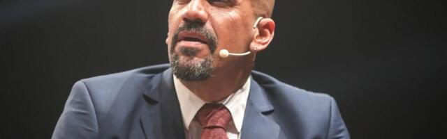 ŠOK! LEGENDARNI FUDBALER SUSPENDOVAN! Igrači nisu ispoštovali šampiona, on žestoko nadrljao! Njegova žena žestoko vređala Mesija...