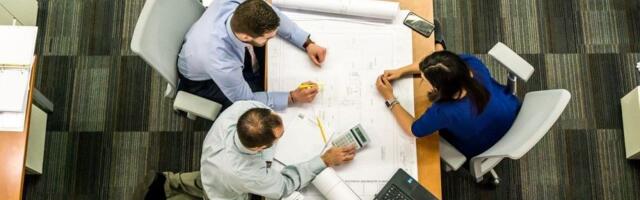 Najgore u javnom sektoru, državnoj upravi i JKP-u: Koliko radnici u Srbiji trpe stres na poslu i kako ga izbeći?