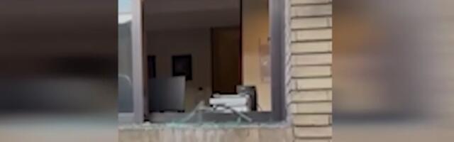 Oštećena ambasada Srbije u Teheranu, osoblje se evakuiše u Baku