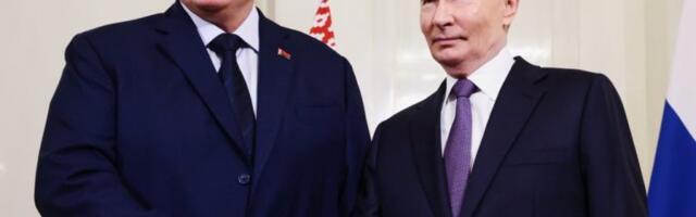 LUKAŠENKO KUPIO "OREŠNIK" OD PUTINA: Predsednik Belorusije sijao od zadovoljstva, a onda je brutalno spustio Zelenskog na zemlju