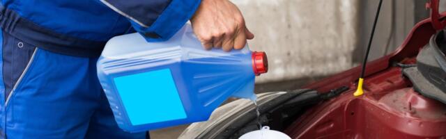 Jednostavan trik otkriva lažni antifriz: Iskusni mehaničar kaže da vam je potreban samo jedan sastojak iz kuhinje