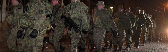 Pirsing morate izvaditi iz nosa, nema farbanja kose: Ko ne bude hteo u kasarnu, čeka ga kutlača i ribanje u vojsci!