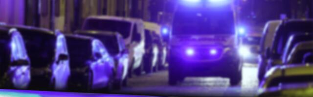 NAKON SUDARA, AUTOMOBILI SE ZAKUCALI U DRVO! Težak udes u centru Beograda!