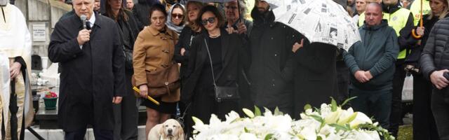 Duško Vujošević sahranjen uz pesmu Đorđa Balaševića, potresne scene, emocija, suze: "U inat svima..."