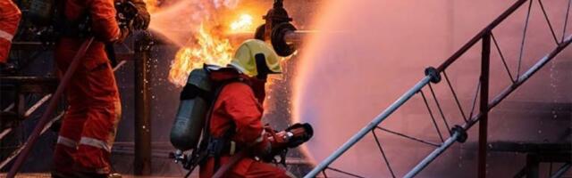 EKSPLOZIJA I POŽAR NA BRODOGRADILIŠTU, IMA POGINULIH: Vatrogasci nisu znali kome pre da pomognu