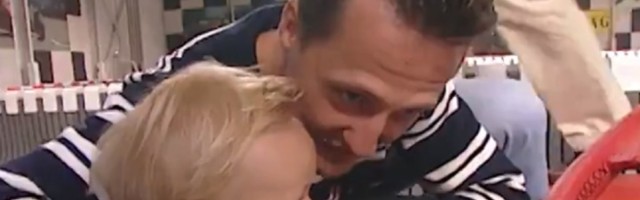 Mik sa ramena oca Mihaela pravo u Formulu (video)
