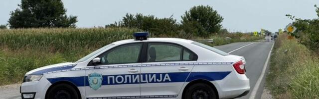 PRVI SNIMCI SA MESTA STRAVIČNE NESREĆE KOD ODŽAKA! Voz vukao automobil 200 metara, vozilo potpuno uništeno! (FOTO, VIDEO)
