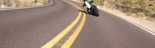 Jedva iskontrolisali motore: Proklizali u krivini (VIDEO)