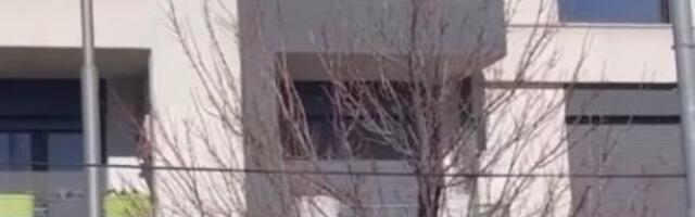 Da li je moguće da Beograđani u 21. veku rade ovakve stvari? Snimljena šokantna scena na Voždovcu (FOTO)