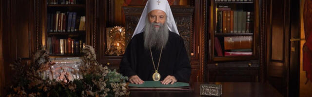 SRBIJA SE SUOČAVA SA TEŠKIM PODELAMA I RAZNIM ISKUŠENJIMA, ALI – NE BOJTE SE: Poručuje patrijarh Porfirije u Božićnoj poslanici