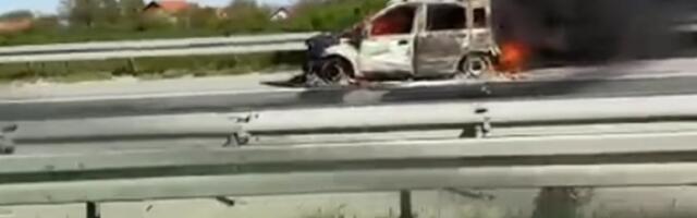 DRAMA na "Milošu Velikom": Izgoreo automobil (VIDEO)