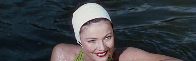 Slavnu glumicu obožavateljka poljubila i prenela strašnu bolest: Ćerku rodila gluvu i slepu, pa skrenula s uma