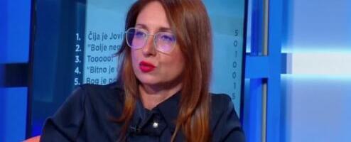 AKTIVISTKINJA MARIJA VASIĆ IZVREĐALA VERUJUĆ NAROD! Ocrnila relikviju koju celivaju vernici: ''Verovanje u natprirodne moći predmeta je FETIŠIZACIJA'' (VIDEO)